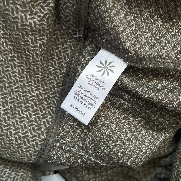 NEW!! Athleta Metro High Rise Crisscross Legging Size XS - Picture 6 of 8